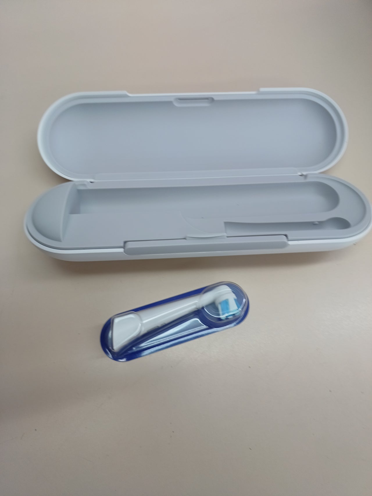 Cepillo eléctrico iO9 blanco recargable Oral-B
