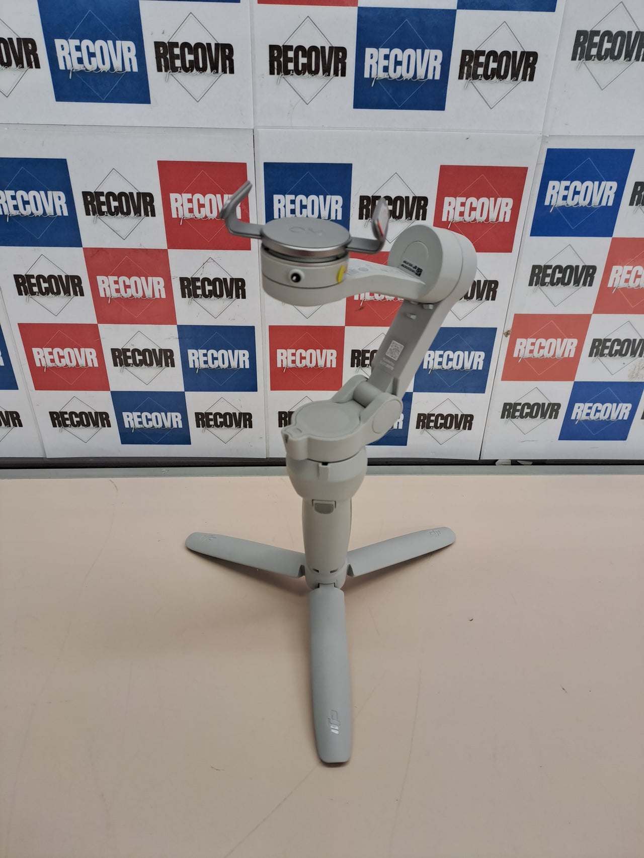 Estabilizador móvil 3 ejes plegable DJI Osmo Mobile SE