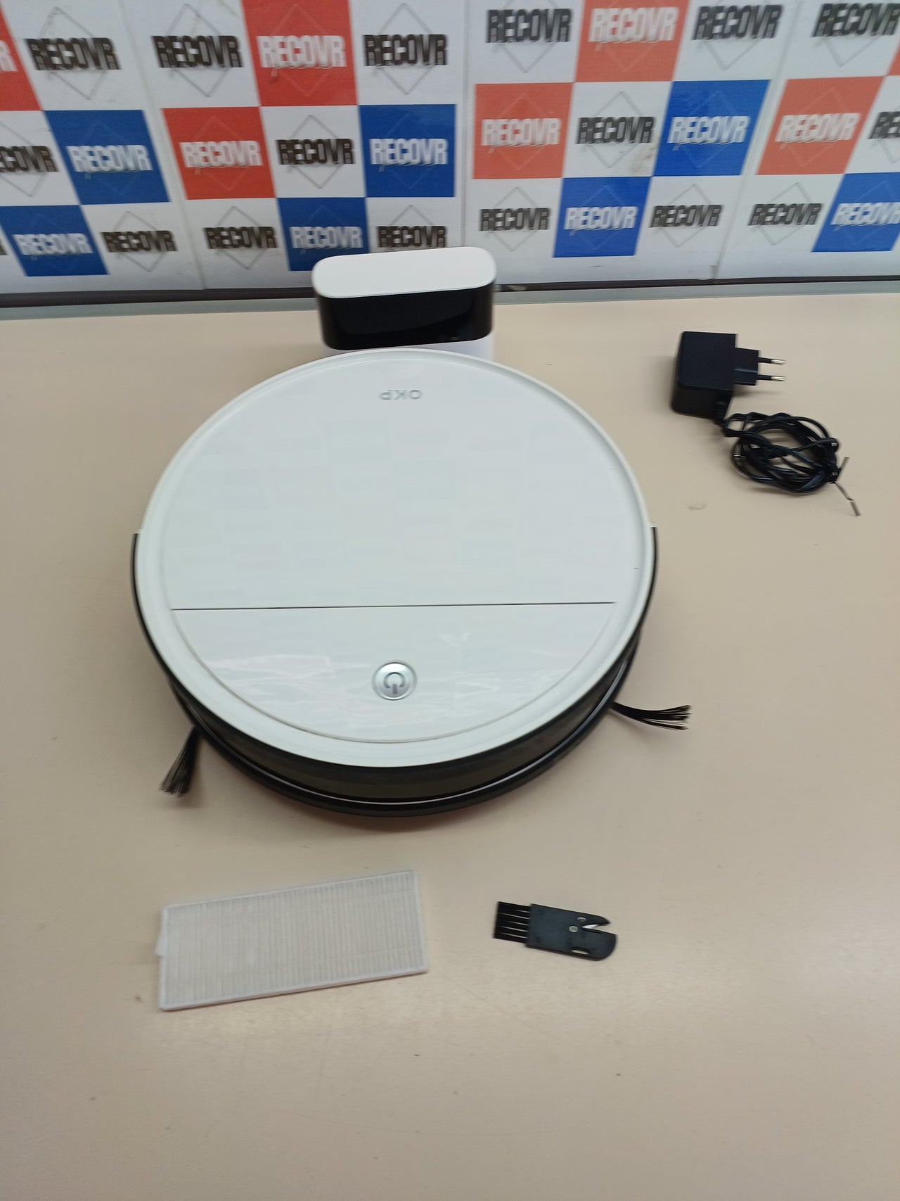 Robot aspirador Wi-Fi autocargable con gran succión y sensores anticolisión – OKP K5