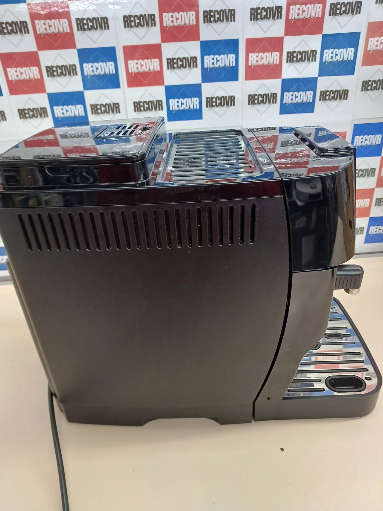 Cafetera superautomática con LatteCrema 4 bebidas one-touch - De'Longhi