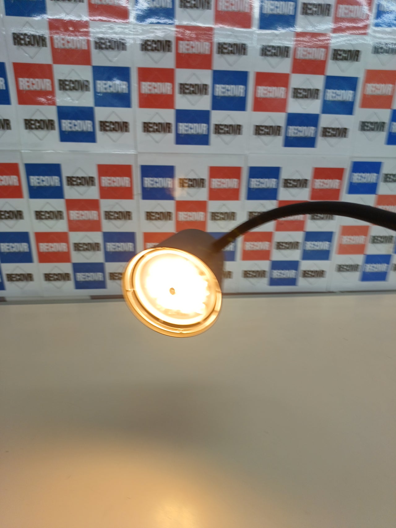 Lámpara pie LED inalámbrica regulable batería BRILONER