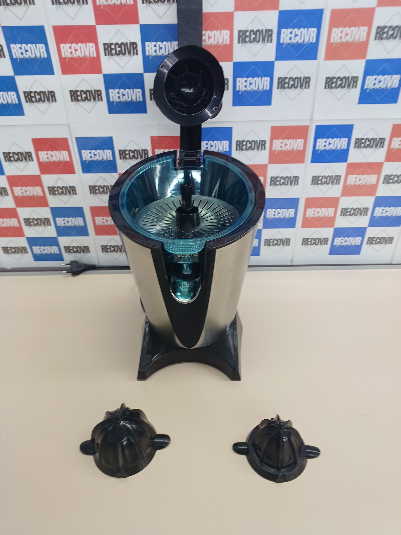 Exprimidor 600W acero inox antigoteo Cecotec