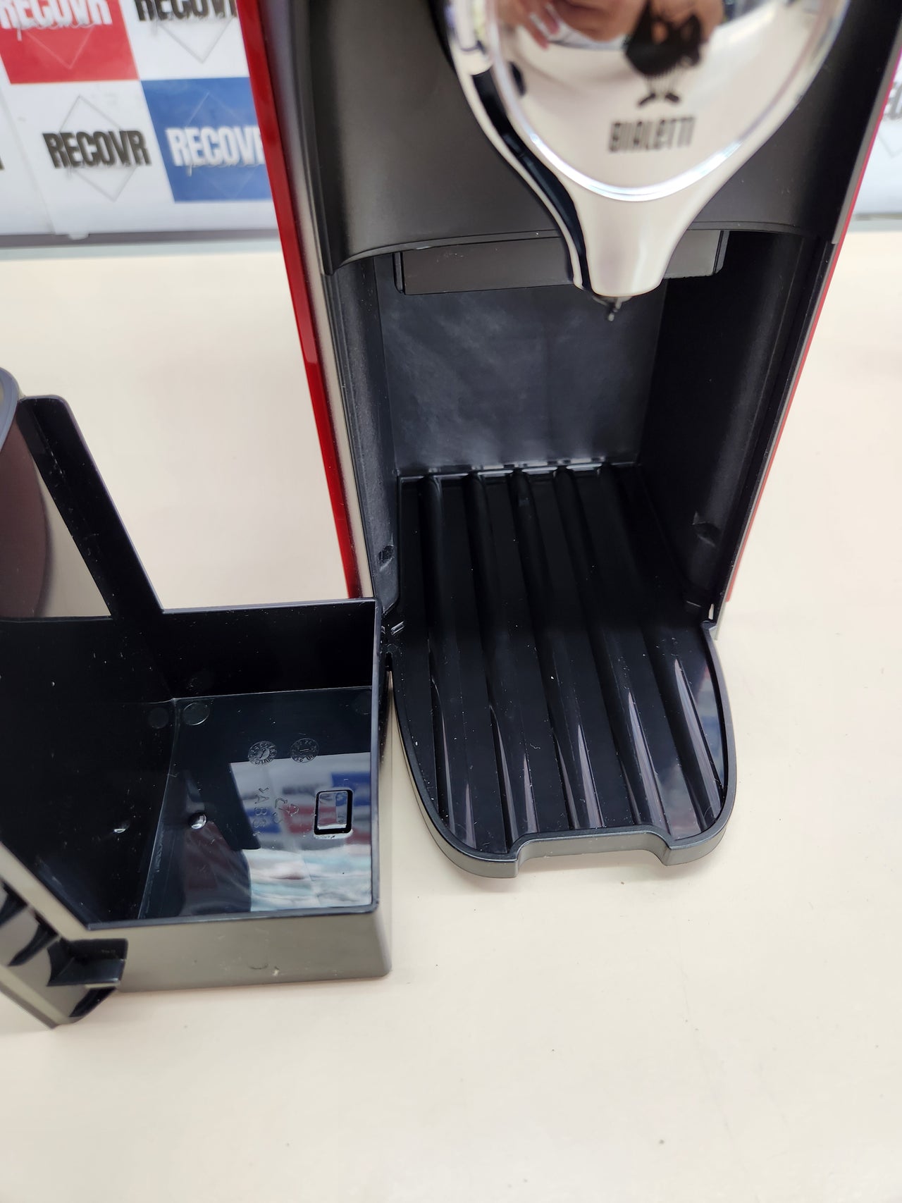 Cafetera Espresso Bialetti Sarribaer, Aluminio, Cápsulas, 1200W, Rojo