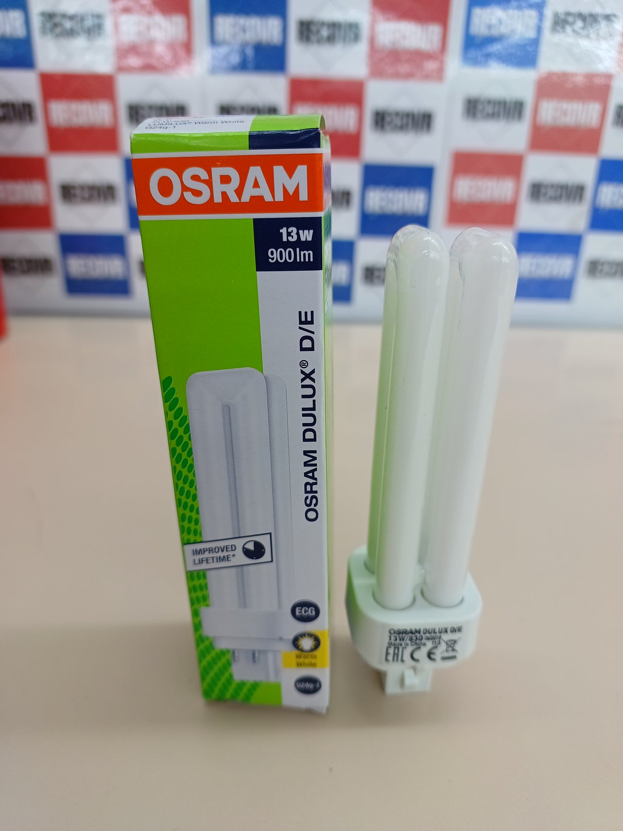 OSRAM DULUX D/E 13 Lámpara LED para casquillo G24Q-1, 6 vatios, 600 lúmenes, blanco cálido (3000K)