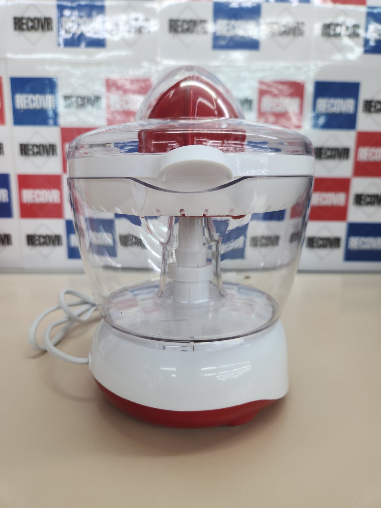 Exprimidor de cítricos, 25W, capacidad 700cc, Doble copa para exprimir, Regilla filtrante, Blanco/Rojo Girmi SR0201