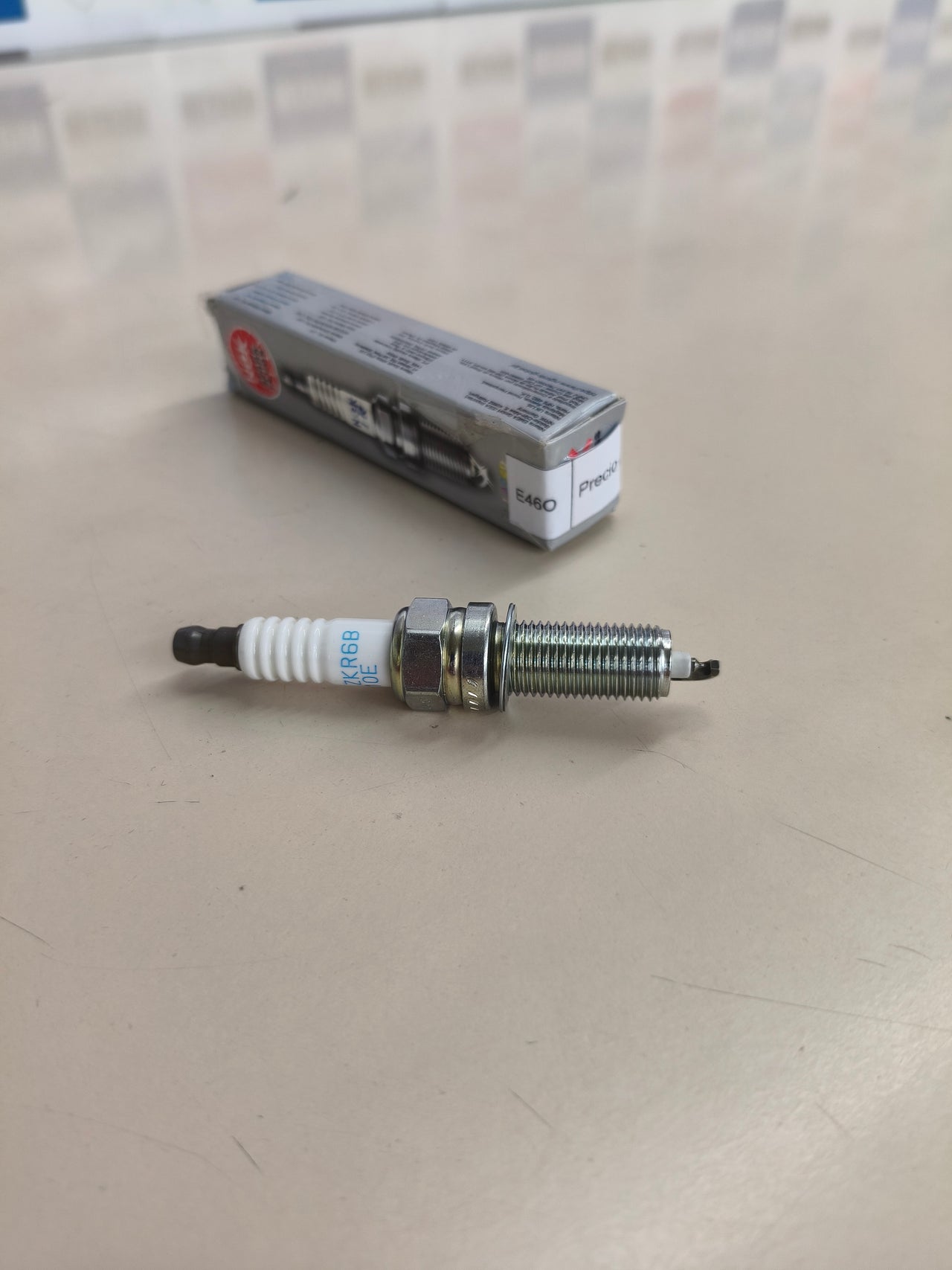 Bujía de encendido NGK Laser Iridium SILZKR6B10E 93815