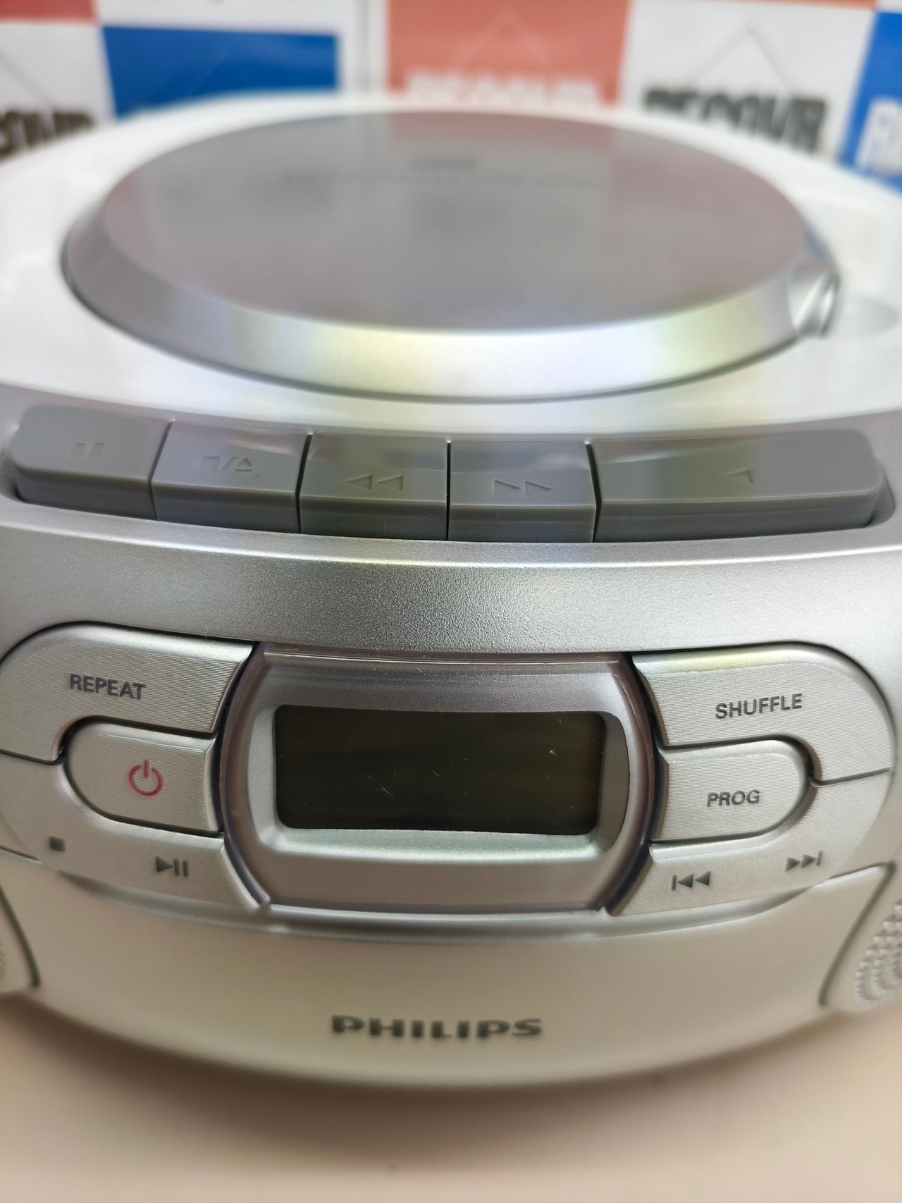 Radio CD portátil Philips AZ127/12 con casete