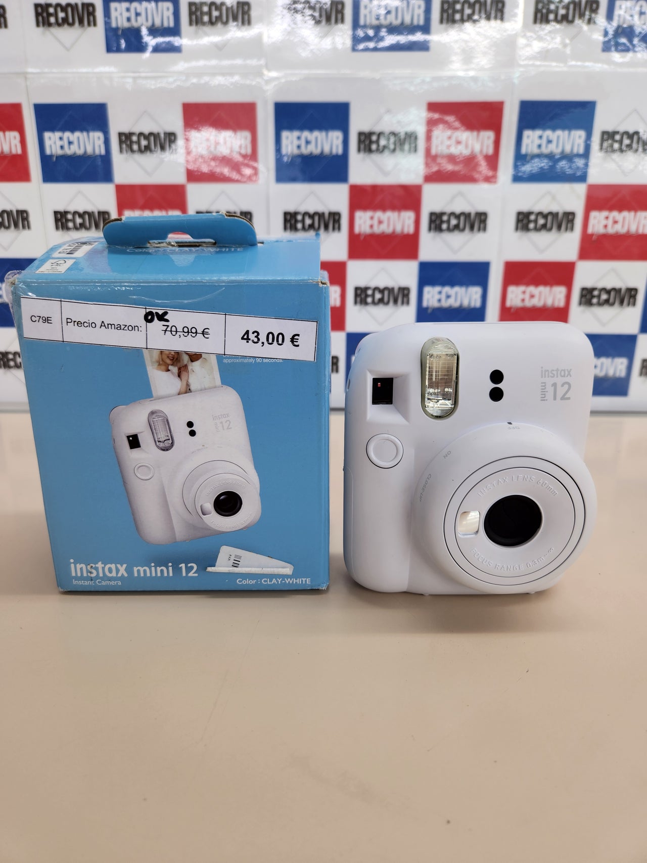 Cámara Instax Mini 12, color  Clay White