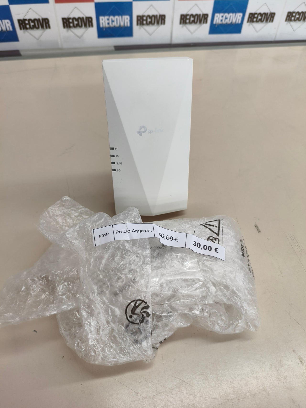 Repetidor WiFi 6 TP-Link RE500X AX1500 con puerto Gigabit negro