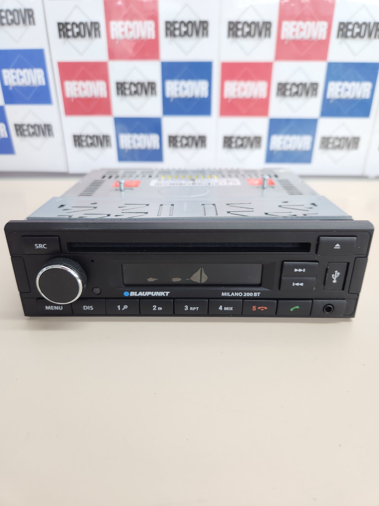 Autoradio Blaupunkt Milano 200BT con CD y USB