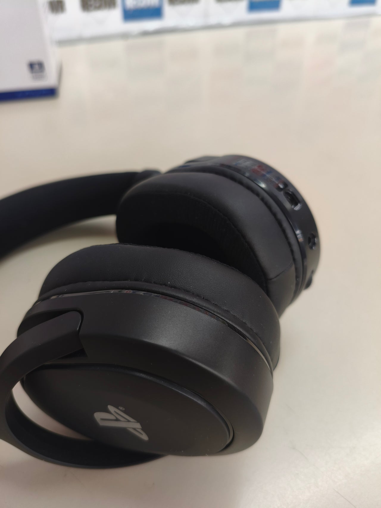 Auriculares gaming Trust Forze con licencia oficial PS4/PS5