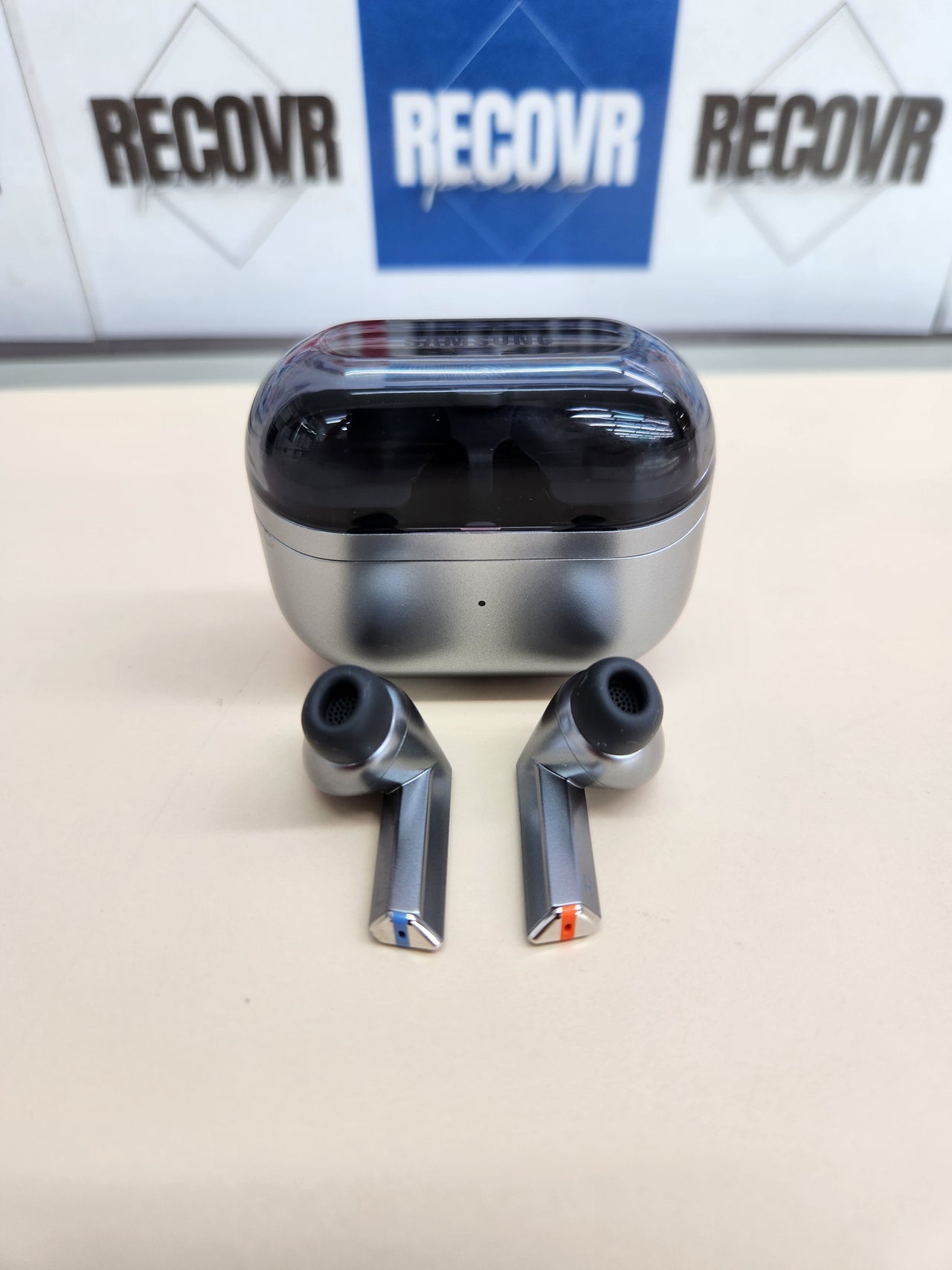 Auriculares Samsung Galaxy Buds3 Pro + Cargador