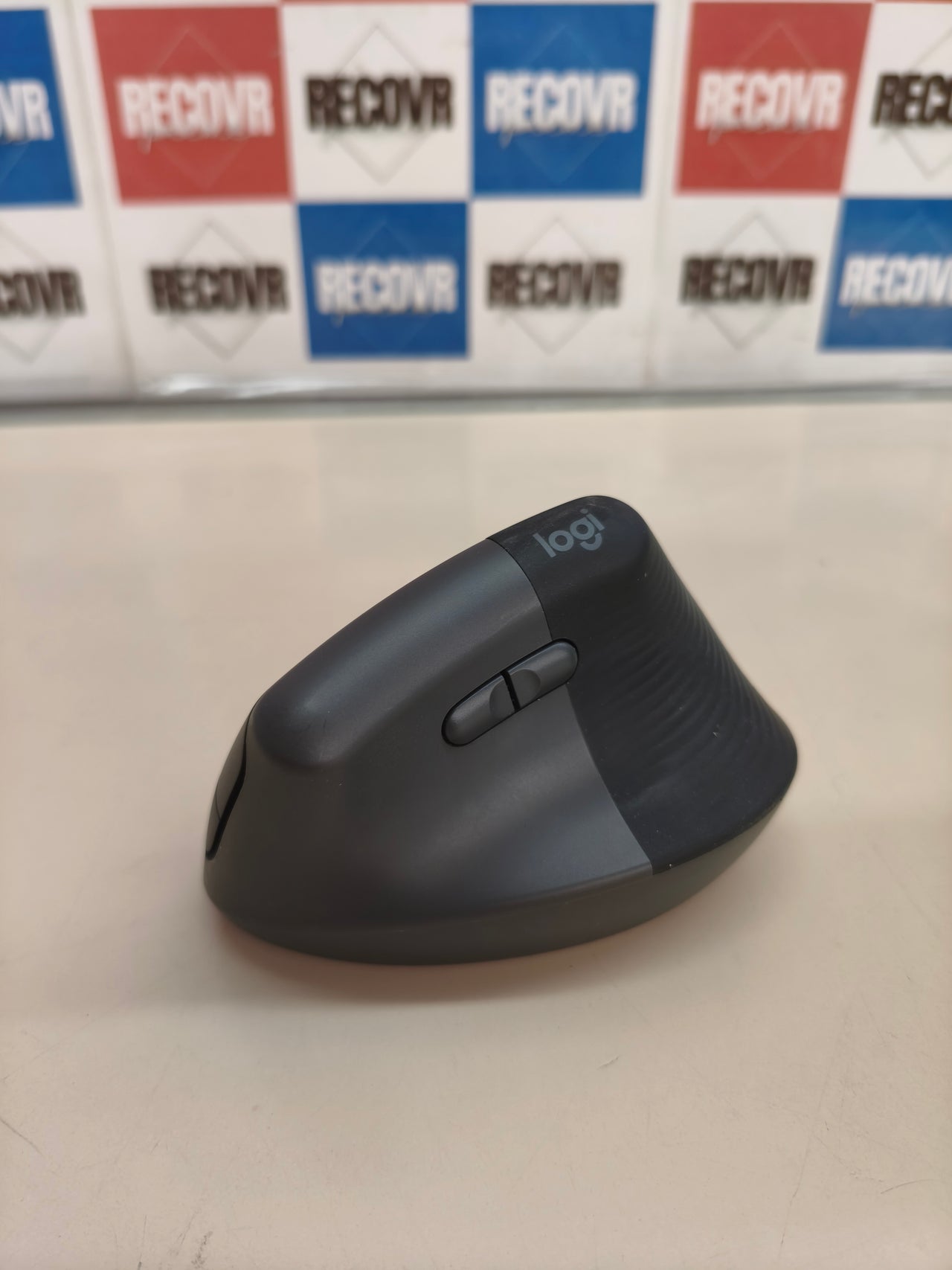 Ratón vertical ergonómico Logitech Lift, gris