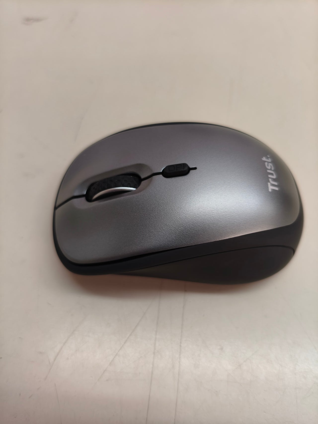 Ratón inalámbrico Trust silencioso, 800–1600 DPI, negro