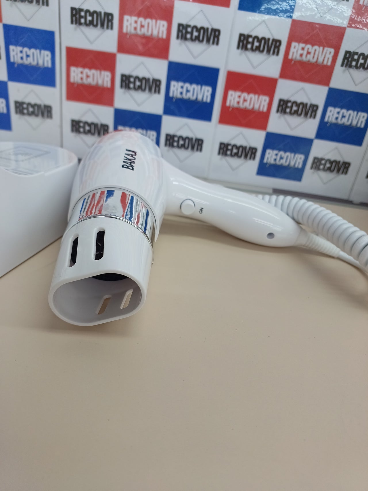 Secador de Pelo para Hoteles – 1600 W, Blanco BAKAJI