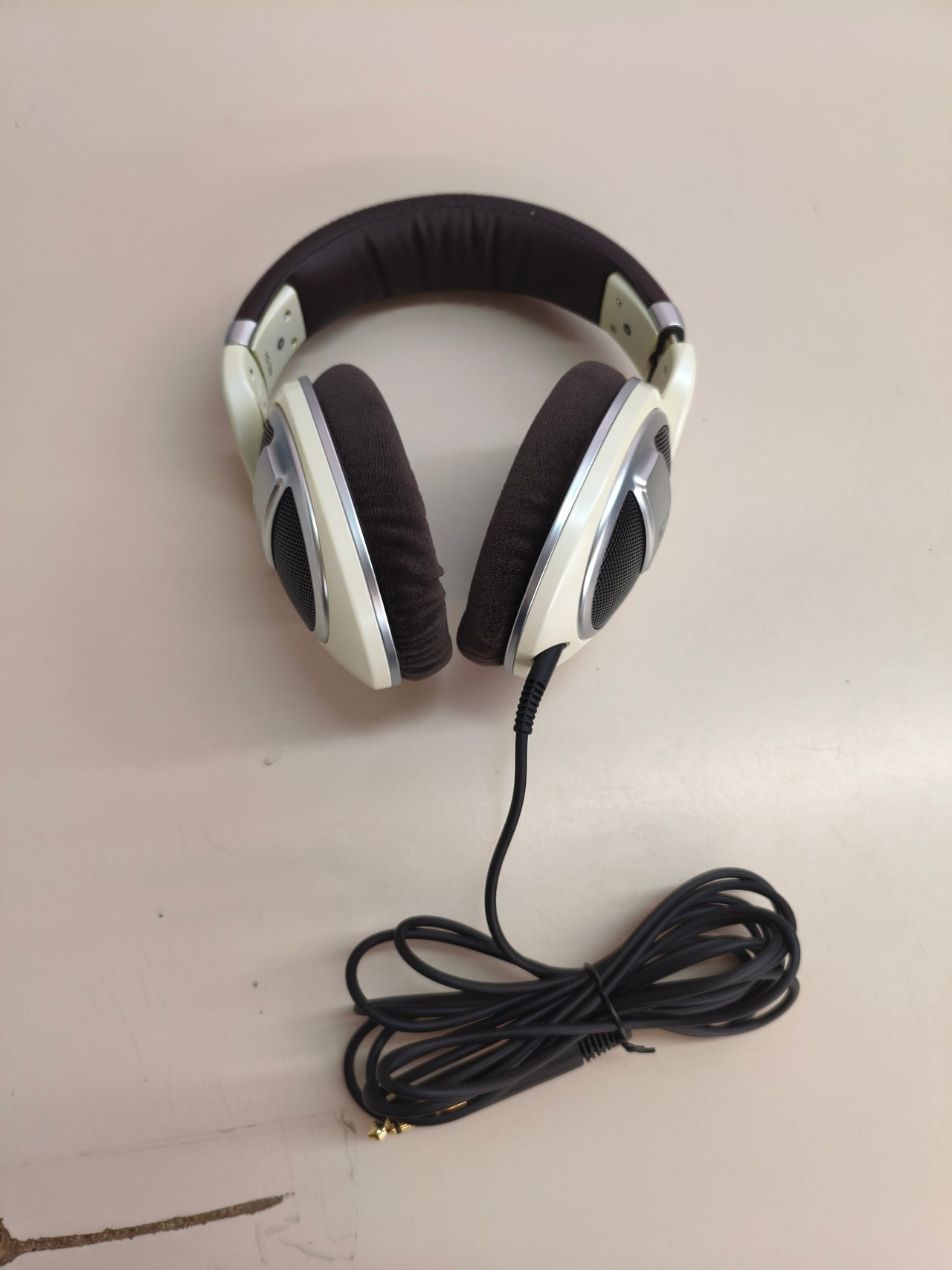 Sennheiser HD 599, auriculares abiertos circumaurales, marfil