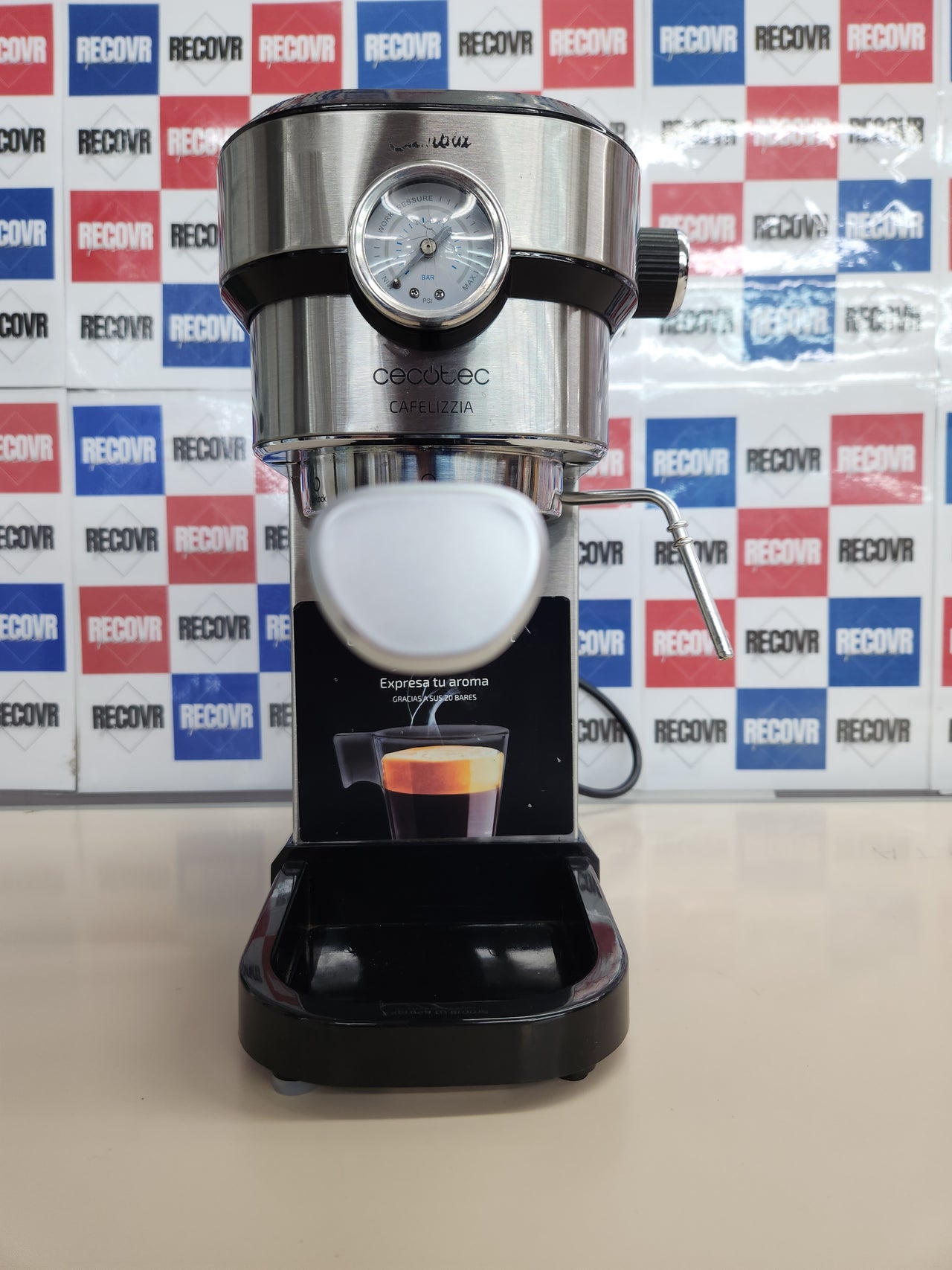 Cafetera Espresso 1350W, 20 Bares, Manómetro, Thermoblock, Vaporizador, Acero Inox Cecotec