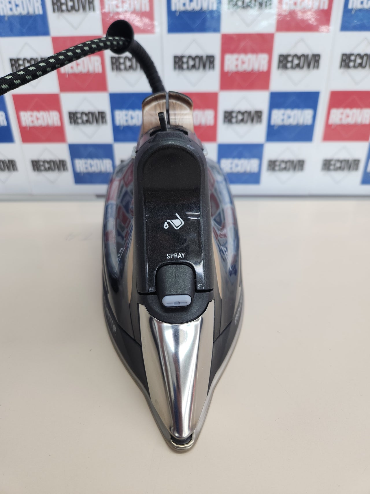 Placha vapor vertical 2700 W, golpe de vapor 180 gr/min, vapor continuo 45 gr/min, suela Microsteam Laser 400, antigoteo, función Eco, ahorro energía, Negro Marrón