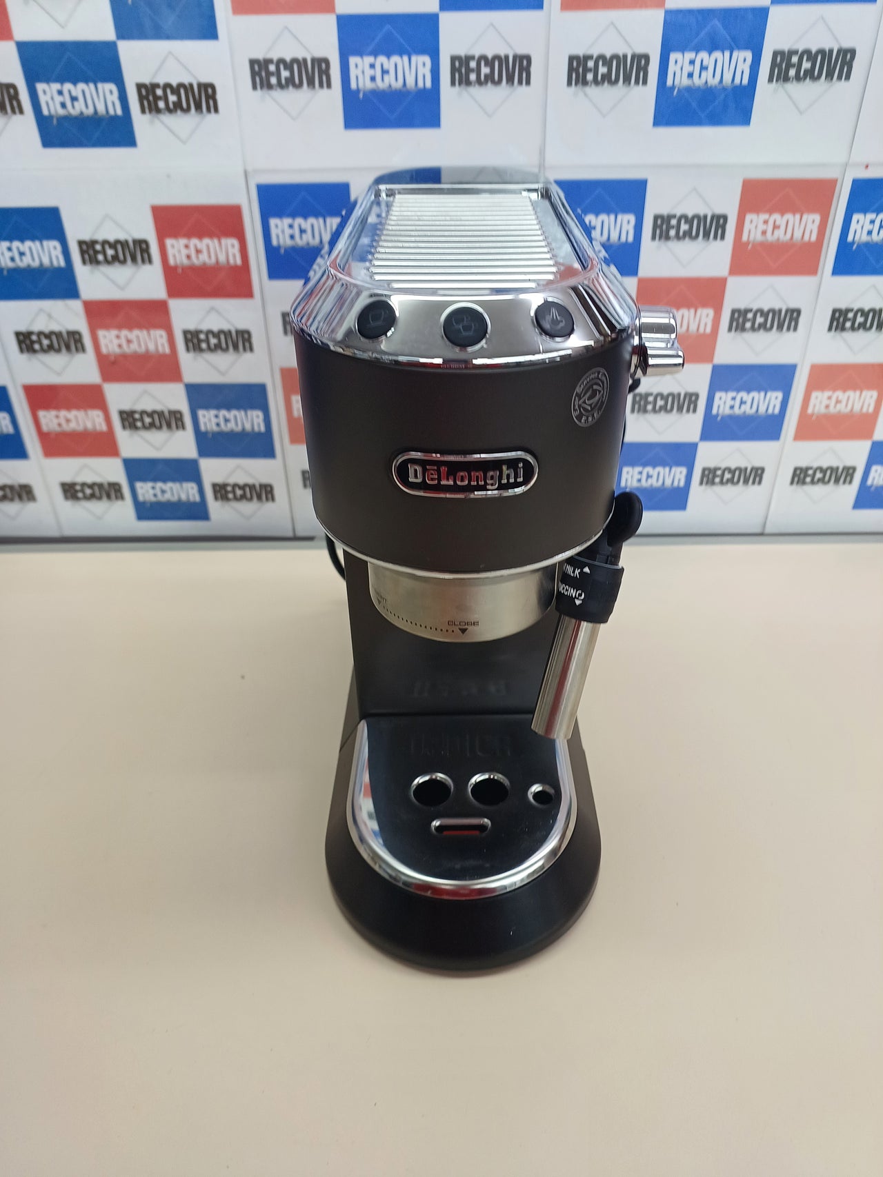 Cafetera espresso bomba acero 1,3 L negra - De'Longhi