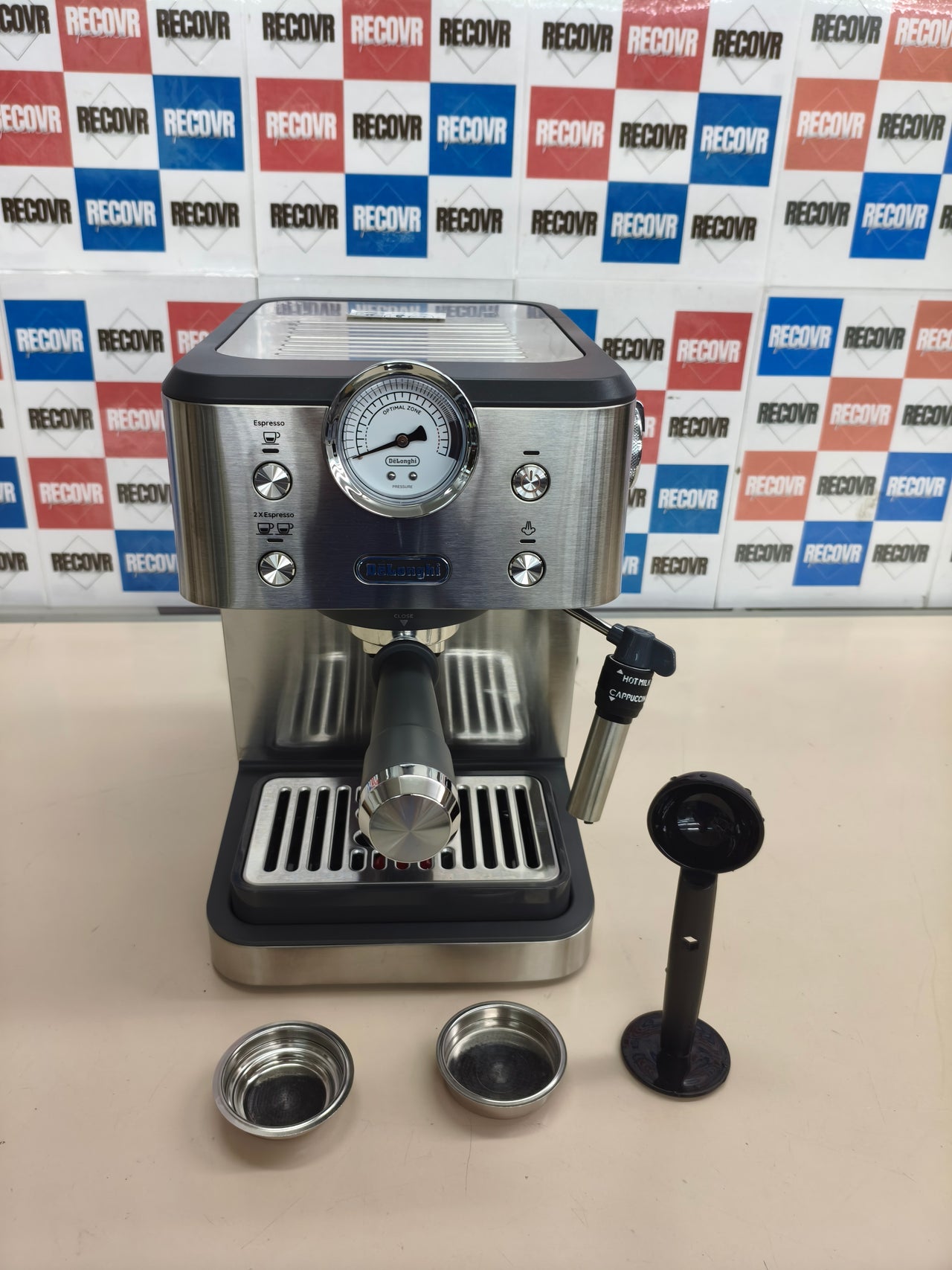 Cafetera espresso manual De’Longhi Classic con vaporizador y 15 bares