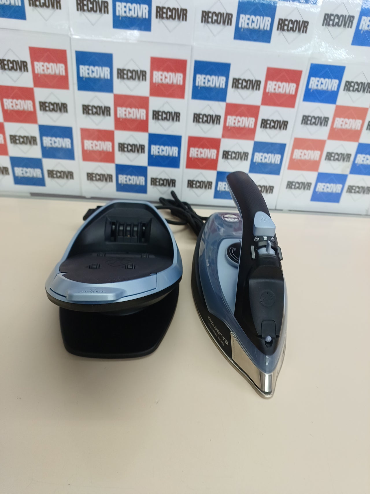 Plancha sin cable 2600W con vapor 40 g/min Rowenta