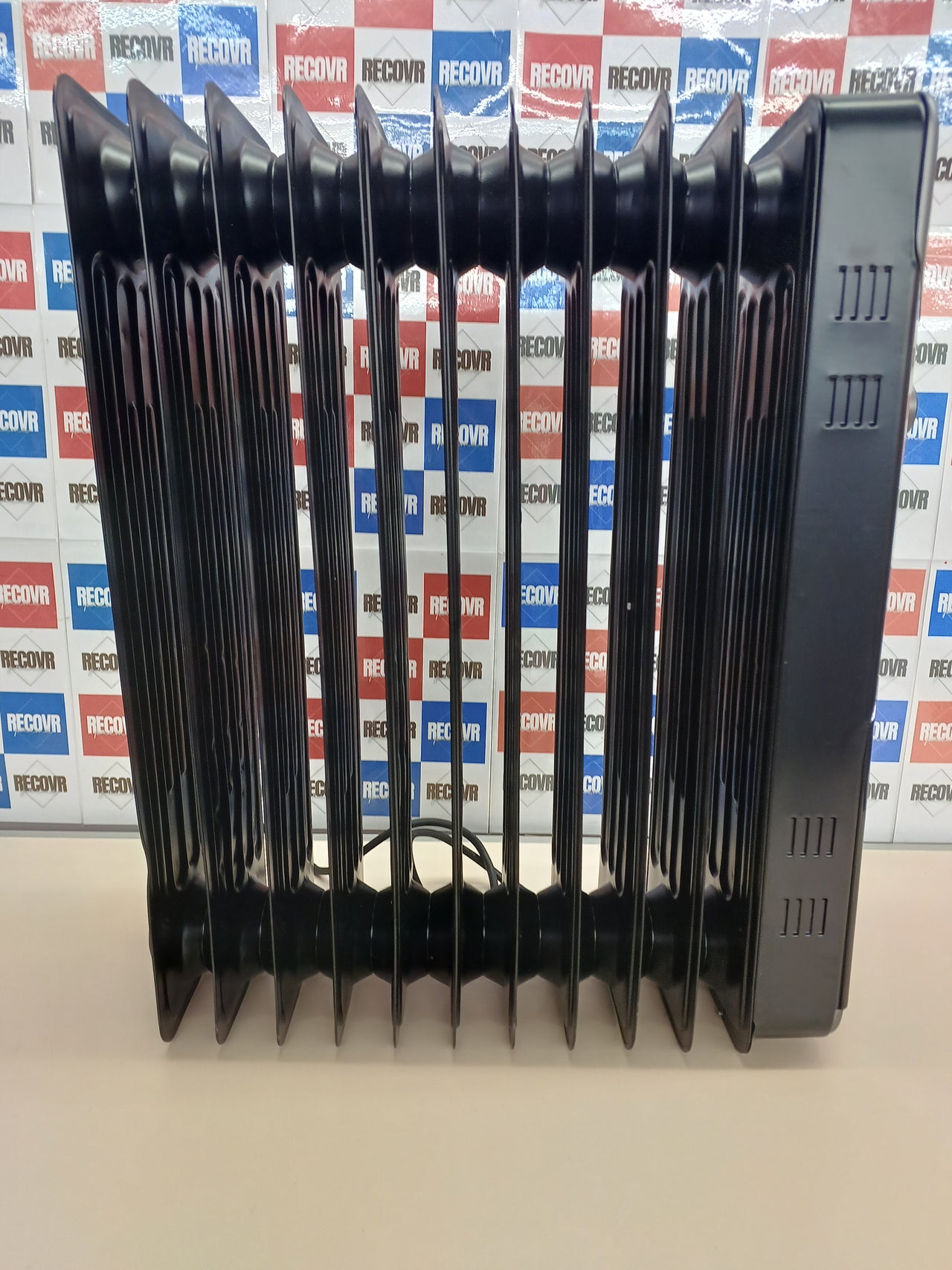 Radiador aceite 11 módulos 2500 W – Cecotec