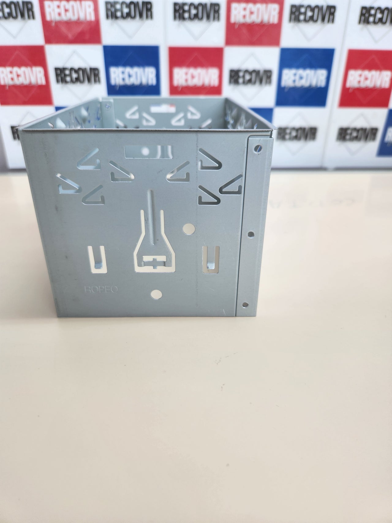 Marco para Auto Radio de Coche 2 DIN 1 Marco de Hierro 2 Placas de Montaje 2 Mazos de Cables 4 Tornillos para Vehículos Universal FUUTUU