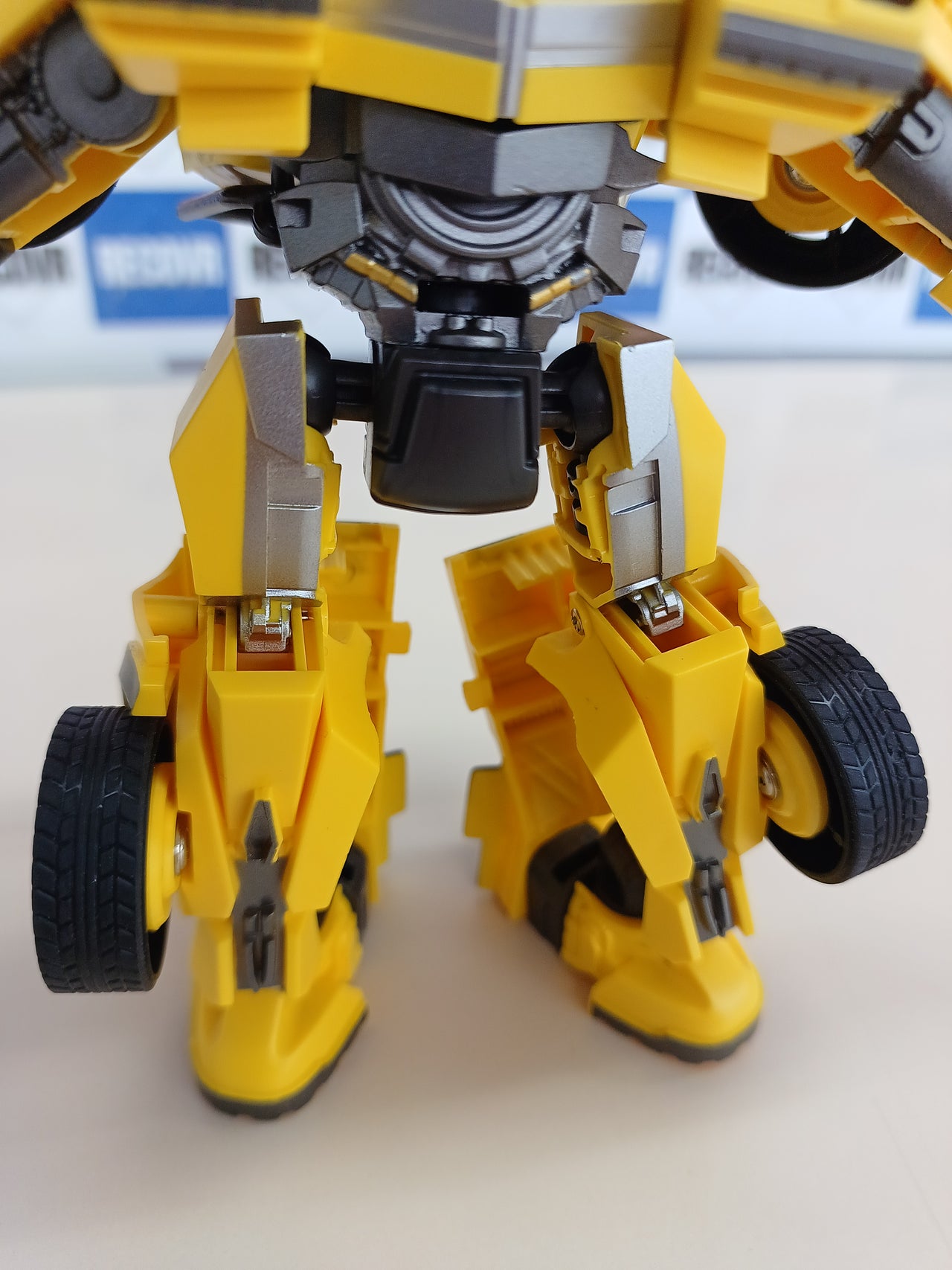 Transformers Bumblebee Studio Series 100  – Figura de Acción 4.5”