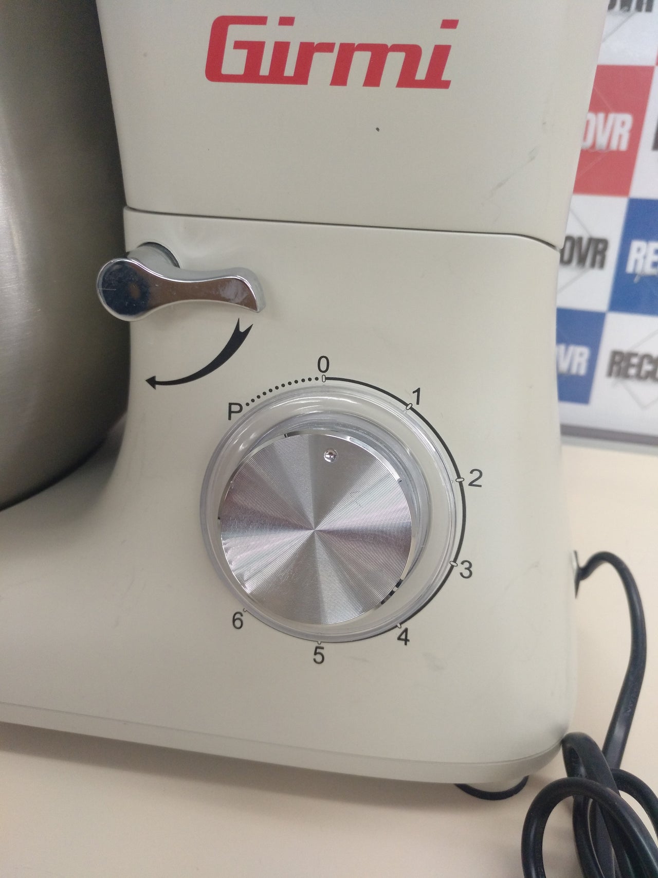 Amasadora planetaria, 2200W Max, 8 litros, 6 velocidades, Girmi IM50