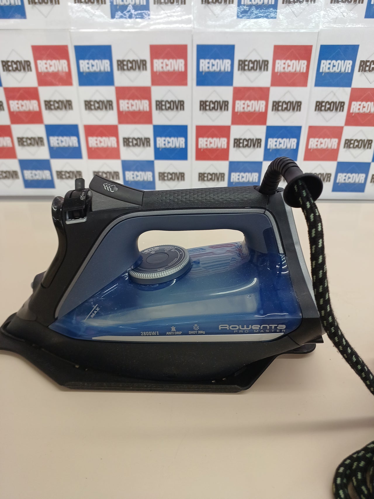 Plancha de vapor 2800W golpe 200g/min profesional Rowenta