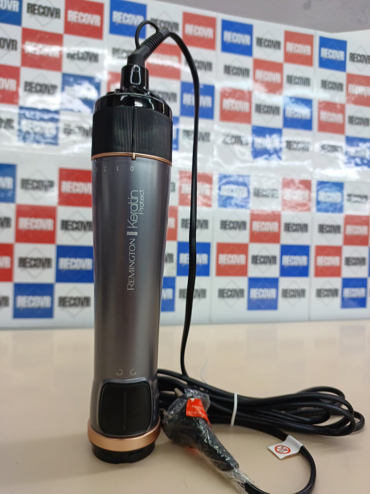 Remington Cepillo de Aire Keratin Protect - Moldeador de Pelo, Queratina y Aceite de Almendra, Cepillo Secador, 3 Accesorios, Moldea y da Volumen, Cerámica, 1000 W, 2 Temperaturas/Velocidades - AS8811