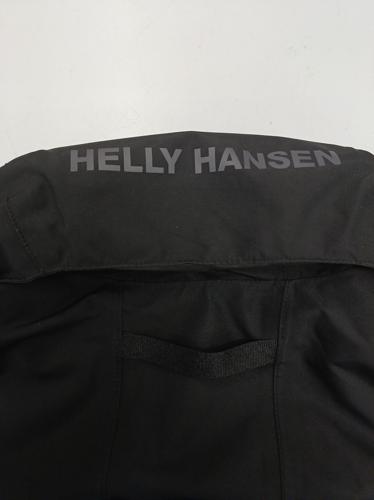 Chaqueta Impermeable talla M regular para Hombre con Helly Tech – Ideal para Uso Diario y Actividades Marítimas