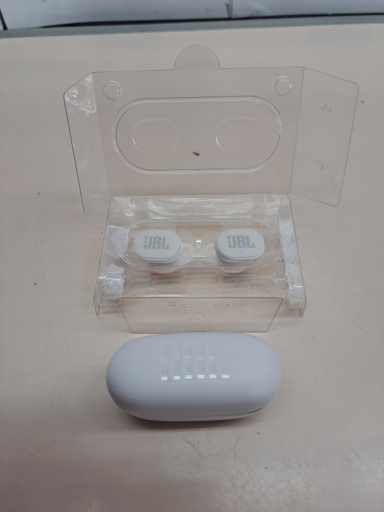 Auriculares JBL Endurance Race 2 True Wireless deportivos blancos