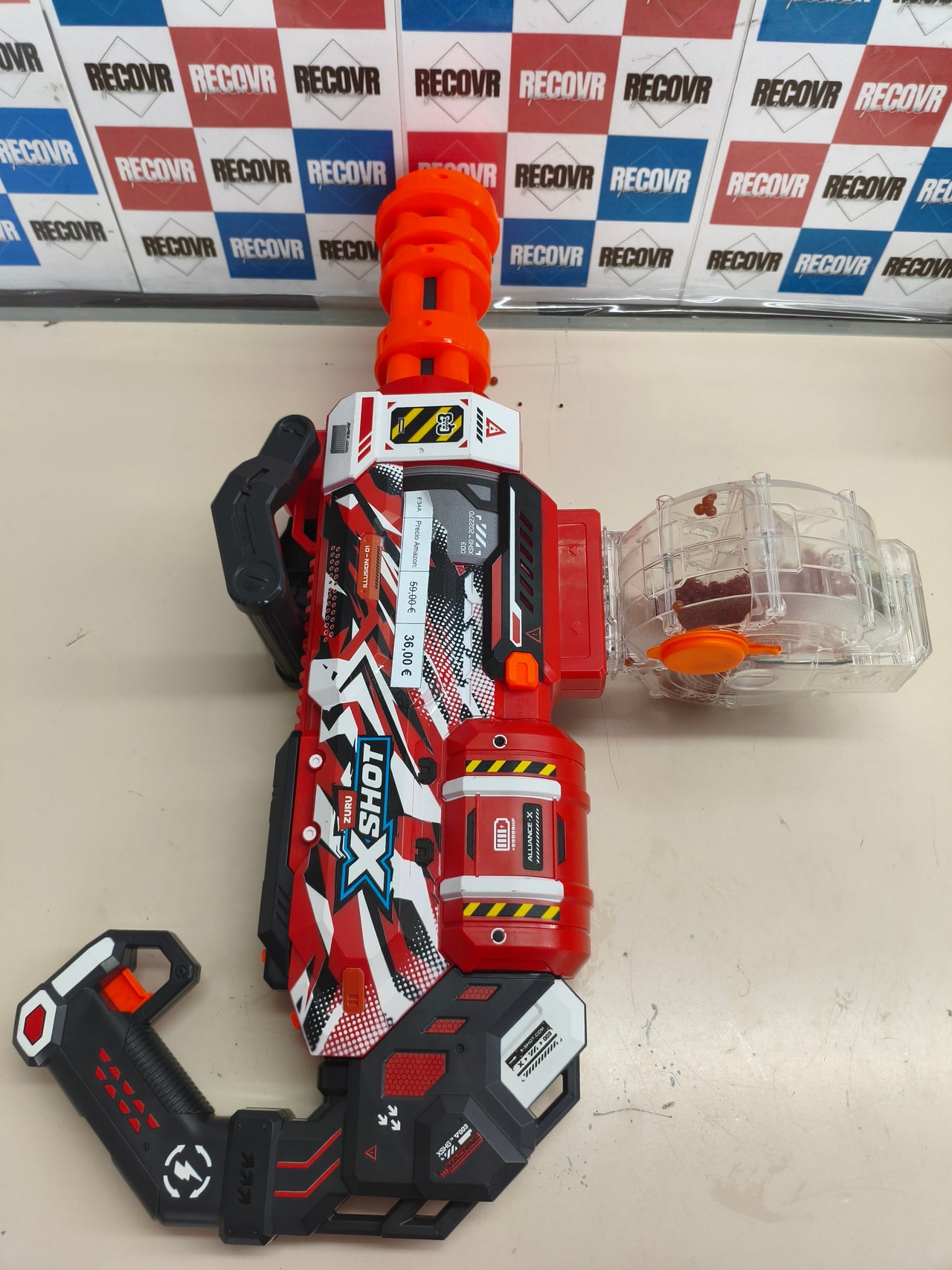 Lanzador de gel motorizado XSHOT ZURU para juegos al aire libre.