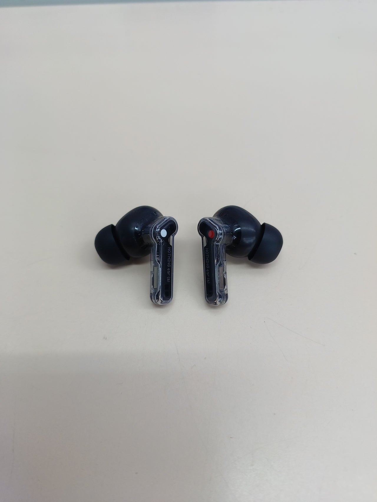 Auriculares Nothing Ear (a) con ANC y ChatGPT