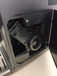 Cafetera superautomática Ufesa Sensazione 20 bares con molinillo y panel táctil