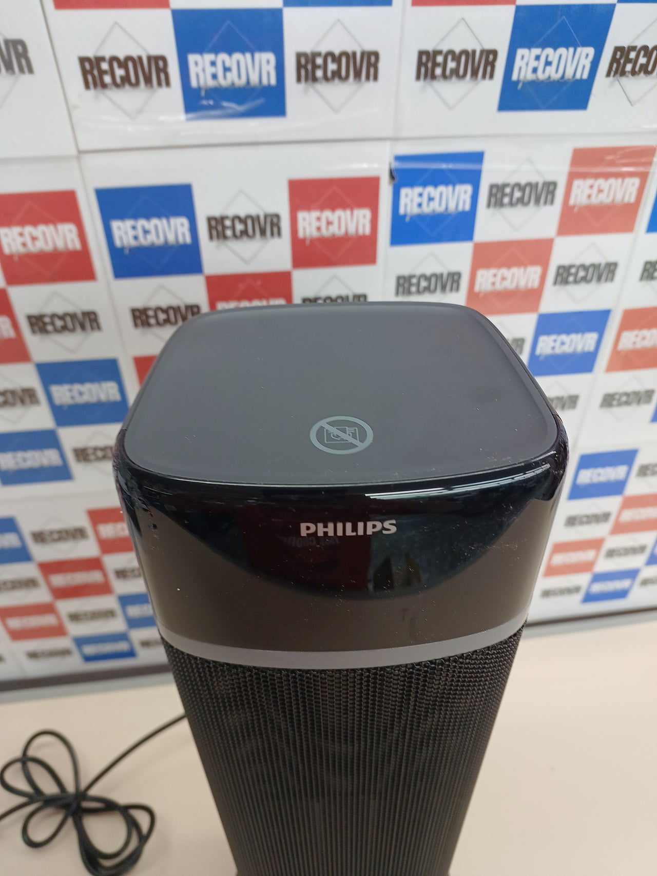 Calefactor torre Philips 2000W conectado