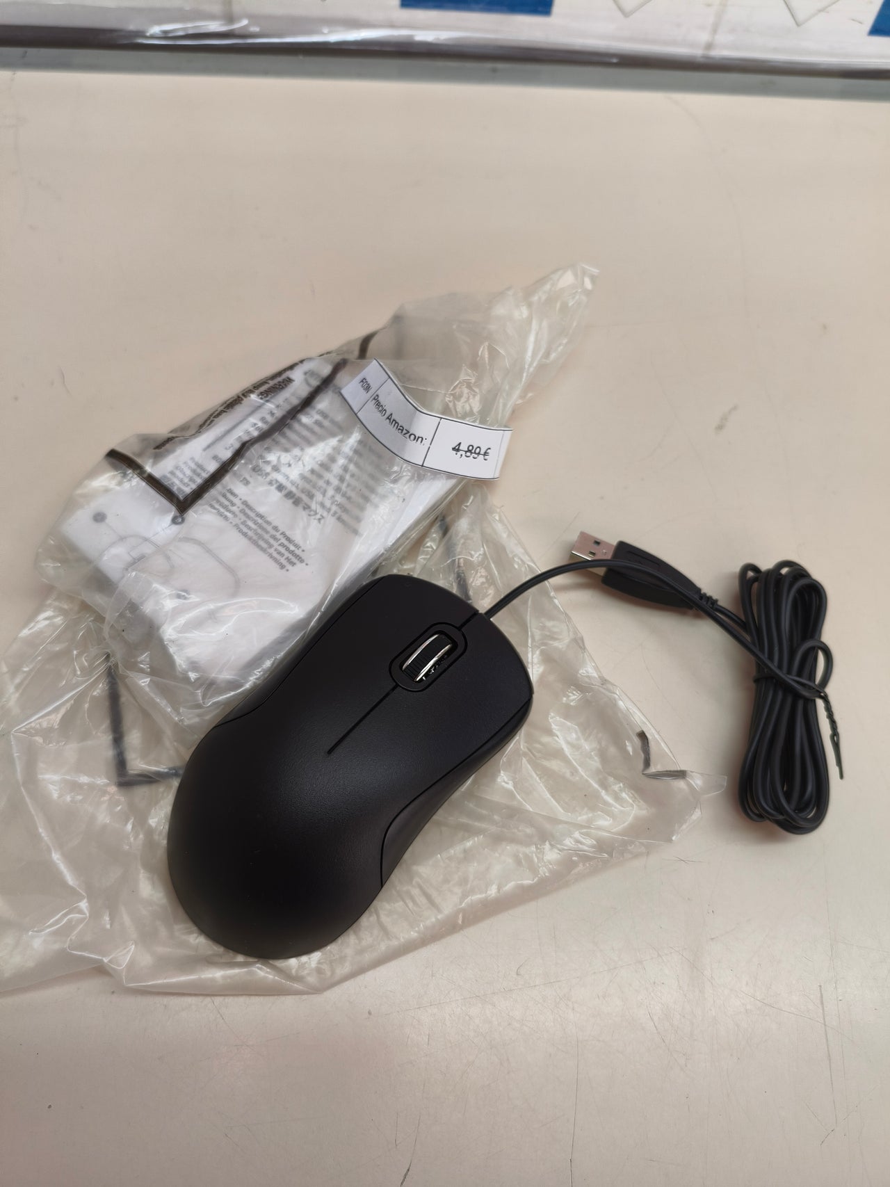 Ratón con cable Amazon Basics, 3 botones, silencioso, negro