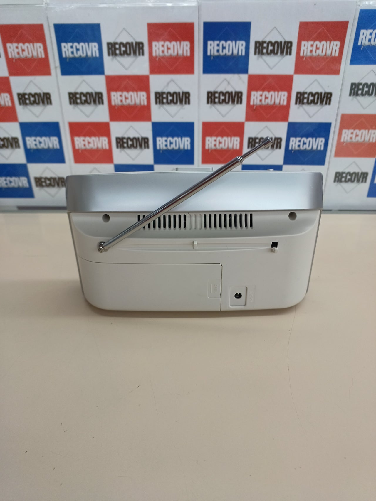 Radio portátil Grundig Music 60X FM