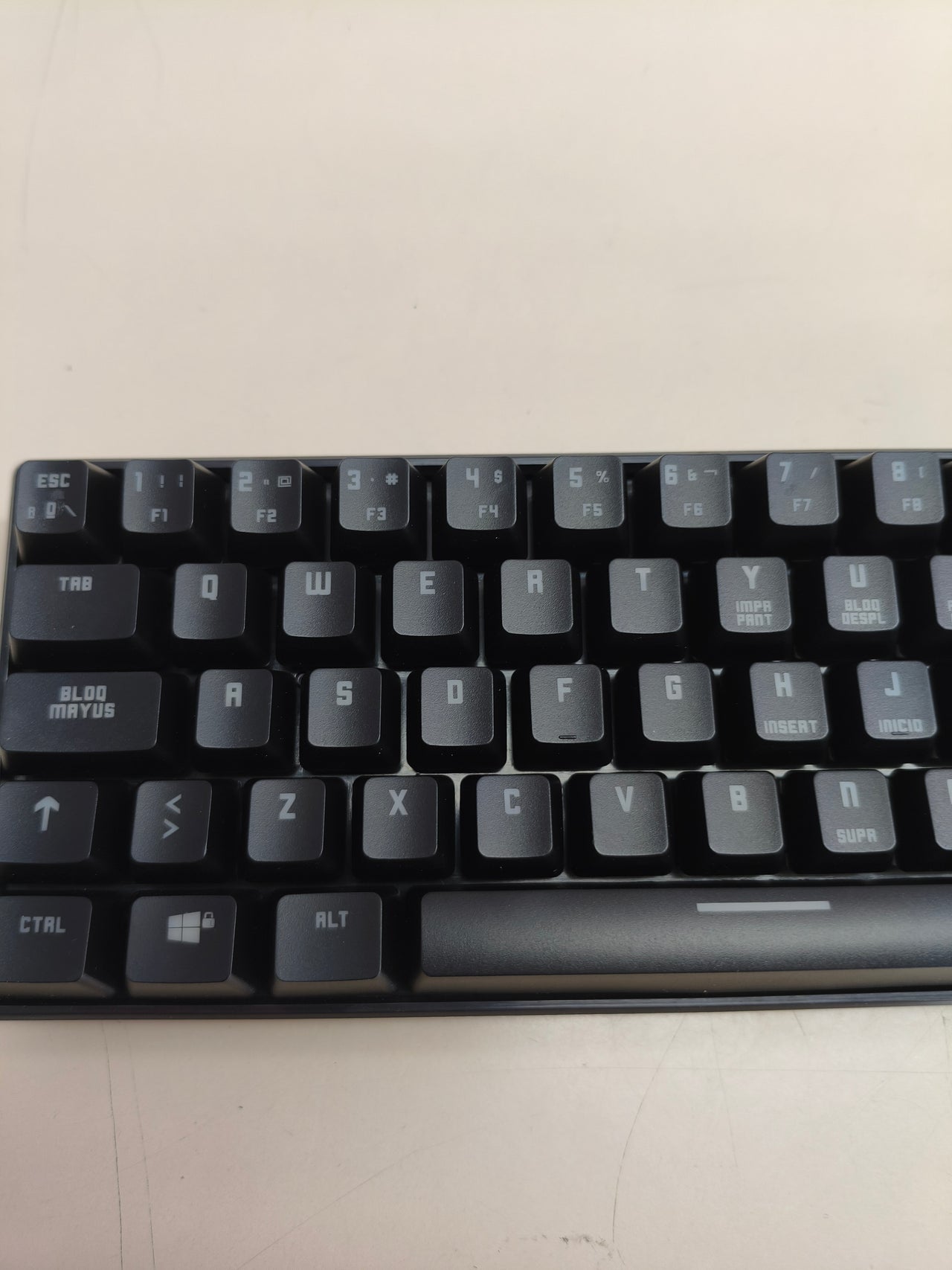 Teclado mecánico gaming KROM KLUSTER 60% RGB, Bluetooth/USB