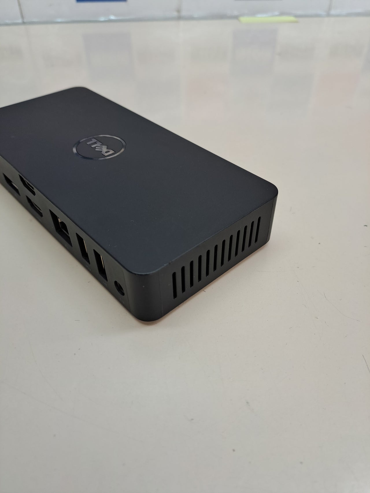 Base de carga universal Dell D3100 con triple pantalla USB 3.0