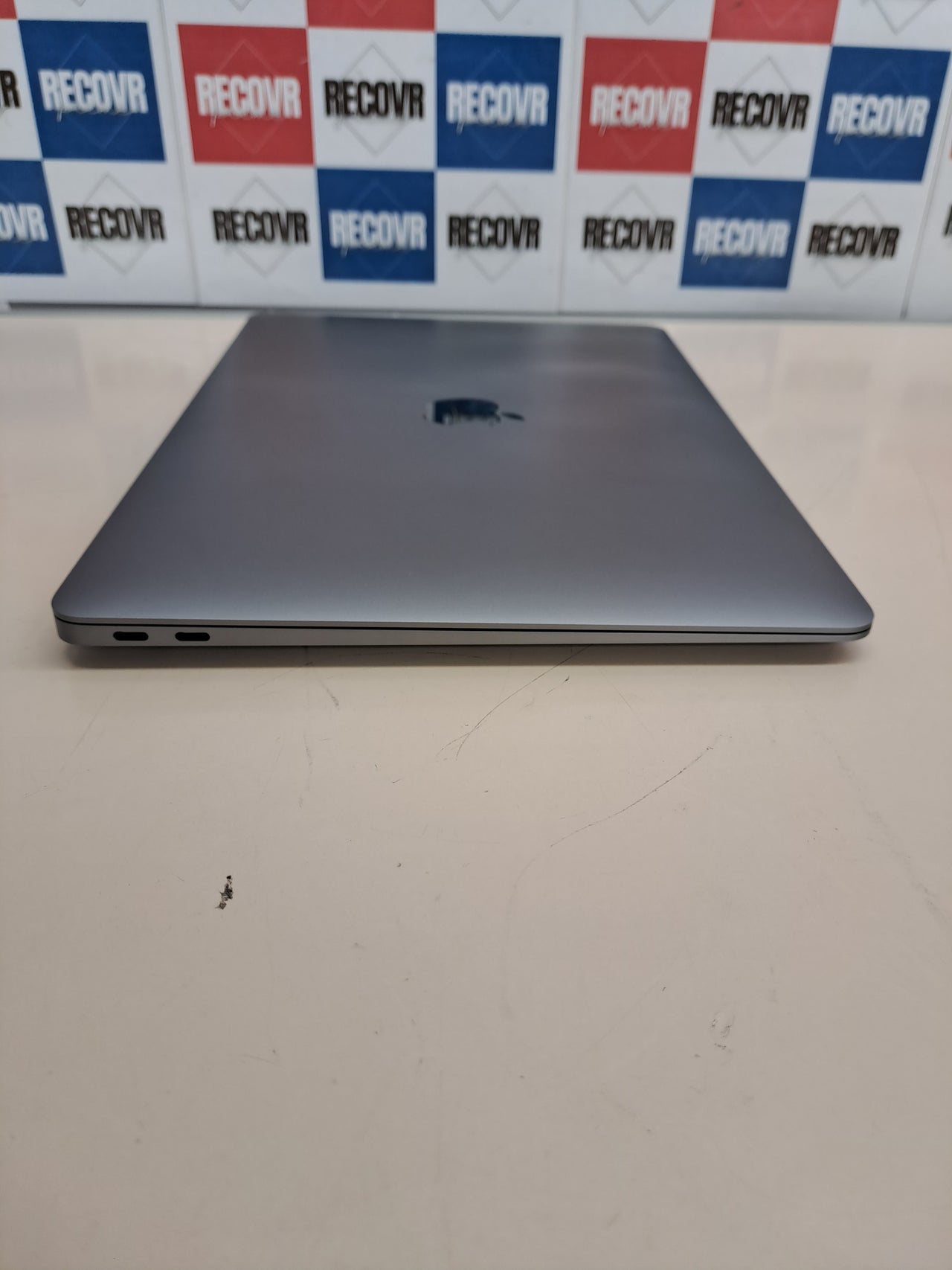 MacBook Air 13” M1 8GB 512GB gris espacial Apple