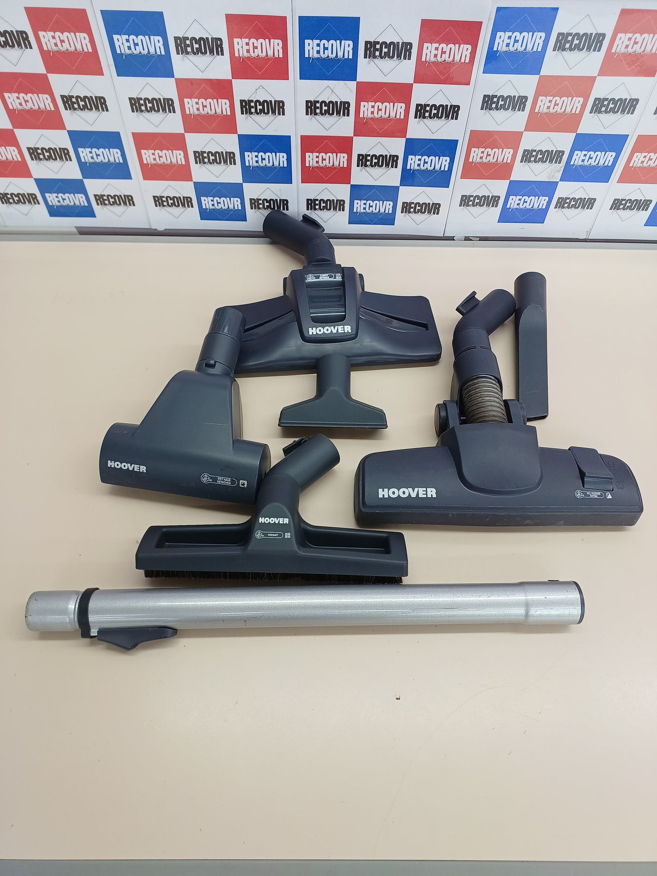 Aspirador sin bolsa 800W  Hoover - Reactiv RC25