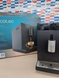 Cafetera superautomática Cecotec con molinillo