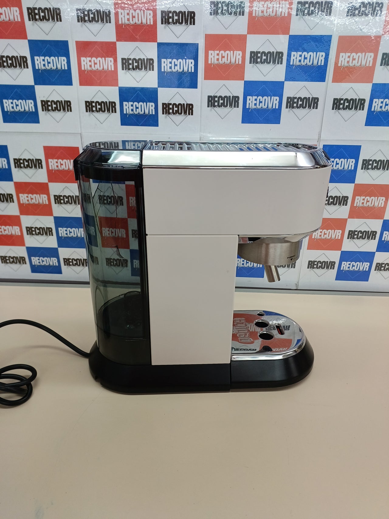 Cafetera Espresso De’Longhi Dedica EC685.W