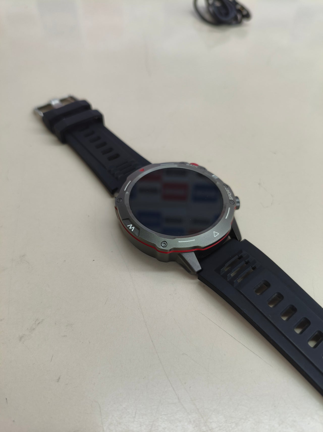 Reloj inteligente con llamadas, pantalla HD y monitorización de salud