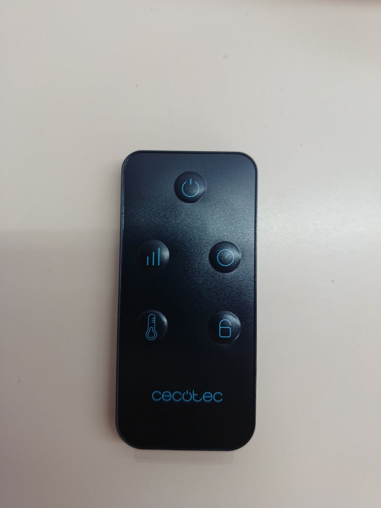 Radiador eléctrico bajo consumo WiFi 1500 W con termostato y temporizador – Cecotec