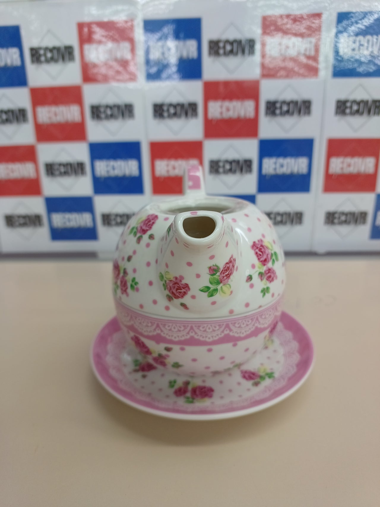 Juego de Té "Tea for One" 3 Piezas – Rosa con Diseño de Rosas y Flores
