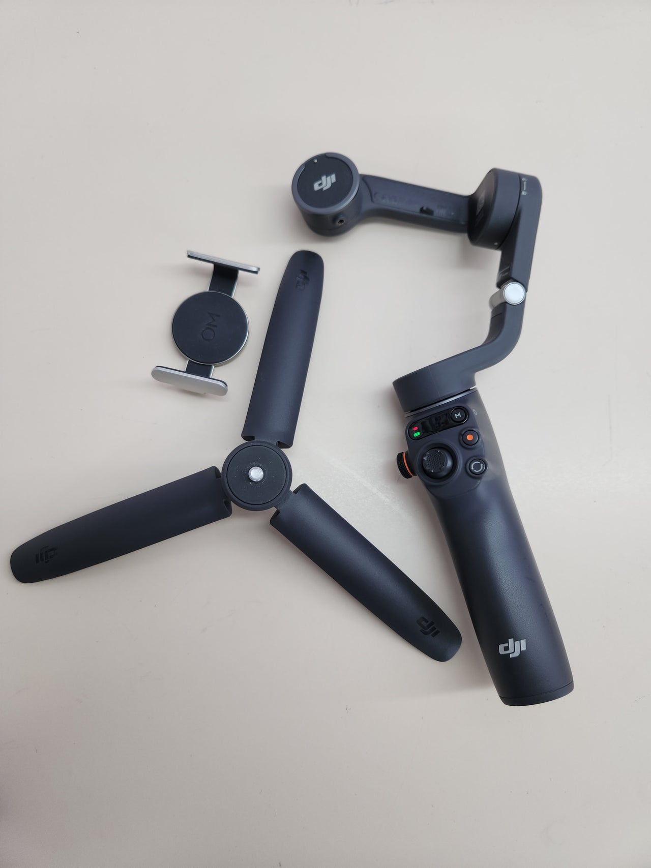 DJI Estabiliza Smartphones OSMO Mobile 6