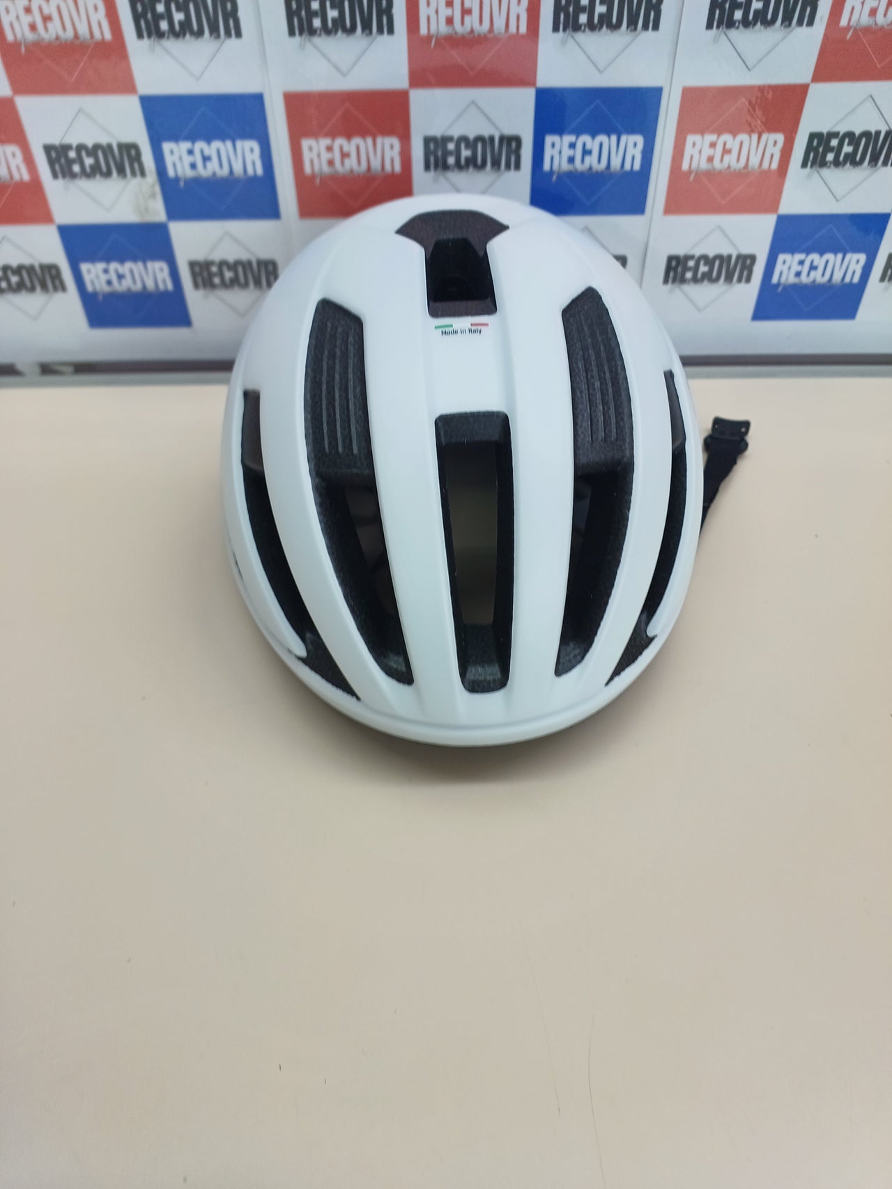 Casco ligero y versátil para ciclismo – Abus WingBack